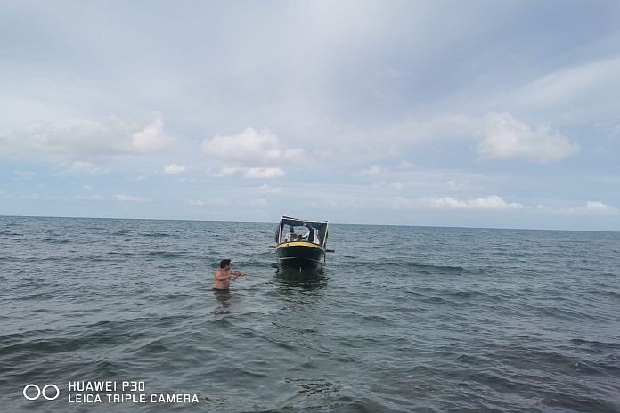 Caribbean News Global cuban_belize5 Cuban coastal experts making headway in Belize field assessment    